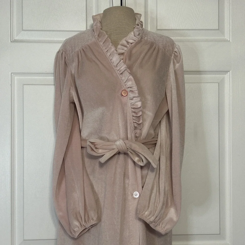 Vintage 70-80's JC Penney Pink Velour Long House Robe Ruffle Victorian Granny M
